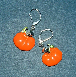 Vint HALLOWEEN Orange Emamel PUMPKIN Dangle Earrings Silver tone Metal 1.5" Long - Picture 1 of 5
