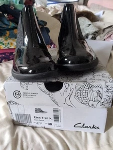 New Clarks Girls Etch Trail K School Boots Size 12 F - Picture 1 of 4