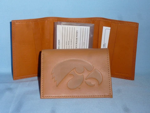IOWA HAWKEYES   Leather TriFold Wallet   NEW!   tan  bb Cover
