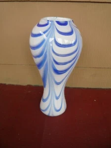 Mundgeblasene Kunstglas Korsett Vase blau DRAPIERUNG weiß 10" Pontil Markierung - Bild 1 von 6