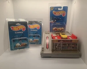Vintage Hot Wheels LOT - 3 SEALED CARS, Parking Garage Playset, Yellow Ferrari 7 - Picture 1 of 16