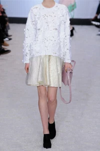 $1.8K Auth ALEXANDER McQUEEN White BLOUSE Top with 3D FLORAL Applique & Pearls - Picture 1 of 5