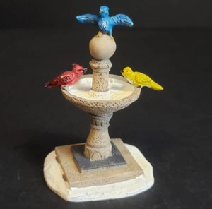 Lemax Christmas Village Town Village Birdbath 64469 Cardinal Blue Jay Birds - Imagen 1 de 7