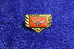 Vintage Chrysler Hat Pin Lapel Pin Crest Emblem Accessory Badge Mopar - Picture 1 of 3