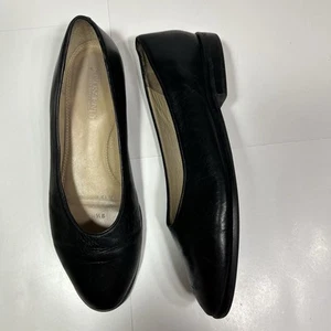 Vtg Lands’ End Women Black Leather Slip On Ballet Flat Comfort Almond Toe Sz 9.5 - Picture 1 of 10