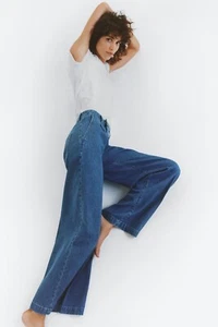NWT Zara Wide Leg Mid Rise Darted Jeans Women’s Denim Medium Wash Size 10/42 - Picture 1 of 11