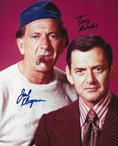 TELEVISION LEGENDS TONY RANDALL JACK KLUGMAN SIGNED 8X10 ODD COUPLE FELIX OSCAR - Picture 1 of 1