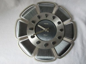 Europa elomatic große Wanduhr Blume metallisch 32cm Germany 70er Jahre Design - Picture 1 of 10