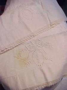Vintage Cutwork Pillowcases w/ White Embroidered Flowers & Bows - Picture 1 of 5