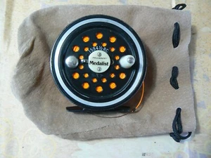 Pflueger Medalist 1594 1/2 RC Fly Fishing Reel w/ Leather Carry Pouch - Nice!! - Picture 1 of 5