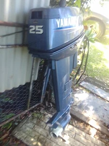 Yamaha 25 outboard motor leg - Picture 1 of 3