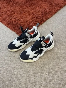 Adidas Trae Young 1 Turnschuhe Größe 8,5 Herren weiß So Def Aufnahmen Basketball " - Bild 1 von 9