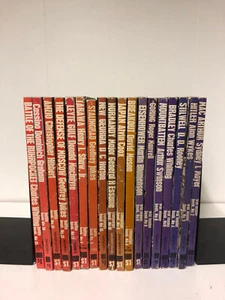 Collection of 18 Ballantine's Illustrated History Of World War II - Paperbacks - Picture 1 of 3