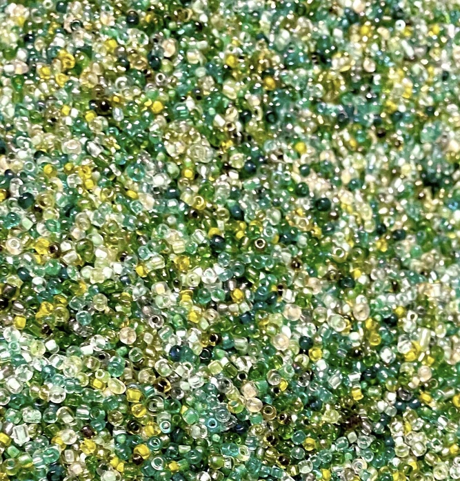 3000+ Green Colour Hues Tiny Glass 11/0 2mm-2.5mm Seed Beads - Image 1 of 1