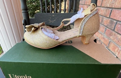 NOVO ~ CALÇADO UTOPIA BY NOVA ~ SAPATOS FEMININOS COM FIVELA DE SALTO BAIXO GLITTER DOURADO TAMANHO 1 - Imagem 1 de 4
