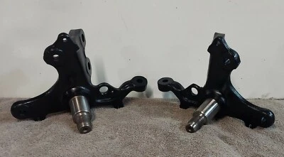 Troca de cubos de eixos SN95 Ford Mustang 1994 94 95 GT Cobra 79-93 Fox Body LX 5 lugares - Imagem 1 de 4