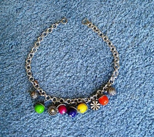 VINTAGE FASHION COSTUME JEWELRY NECKLACE WOOD AND METAL BAUBLES - 18" - Picture 1 of 2