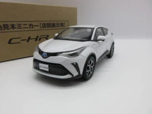 1:30 Toyota C-HR 2019 Late Color Sample Mini Car White Pearl Crystal Shine CHN - Picture 1 of 6