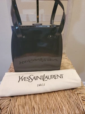 Yves Saint Laurent Kiss замок черный лакированная кожа сумочка Дамская сумка с мешок для пыли  - Изображение 1 из 4