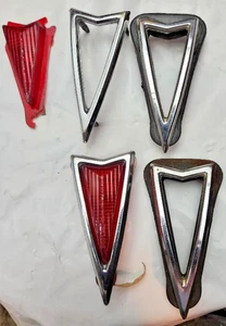 Lote de piezas de luces marcadoras de cuarto trasero OEM para Firebird Catalina Bonneville 1968 - Imagen 1 de 5