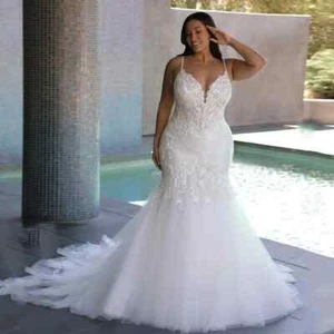 Plus Size Mermaid Wedding Dress V-Neck Spaghetti Straps Lace Applique Bride Gown - Picture 1 of 6