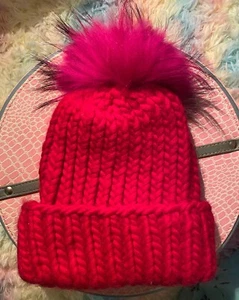 Eugenia Kim Cashmere Beanie Hay Cap Chunky Knit Stretch Red Fur Pom - Picture 1 of 3
