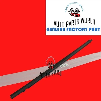 GENUINE OEM TOYOTA 07-11 YARIS HATCHBACK 3DR RIGHT DOOR BELT MOLDING 68160-52130 - Image 1 of 2