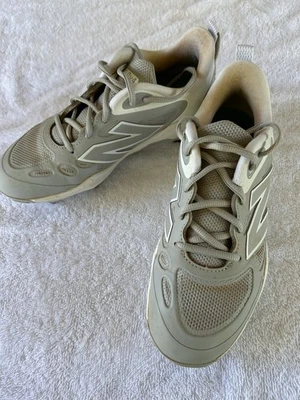 New Balance Fresh Foam Velo V3 Softball Cleats Womens Size 8.5 White Gold Molded - Image 1 of 4