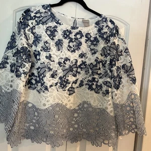 Chico’s Striped Floral Printed Lace Top Blouse Navy Blue White Keyhole Sz 1P - Picture 1 of 6
