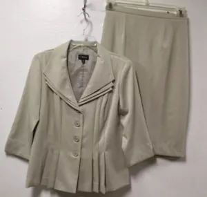 Womens Skirt Suit Size 8 Beige Pleated Jacket Hemline Shoulder Pads T. Milano 66 - Picture 1 of 11