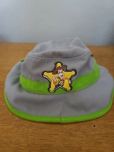 Get your child ready for a day in the sun with this fun and playful Disney Child - Picture 1 of 6