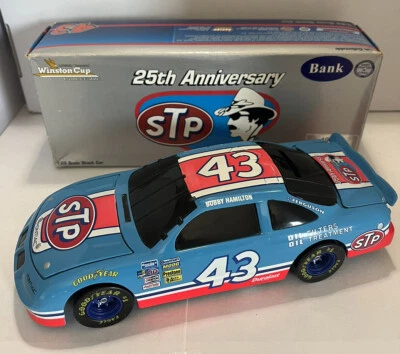 Bobby Hamilton STP 25 aniversario 1979 azul/rojo #43 acción 1:24 NASCAR diecast Foto 1 de 4