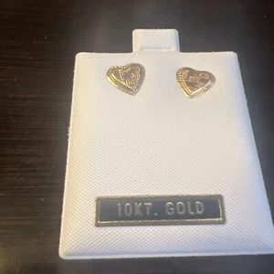 Orecchini cuore testurizzato oro giallo 10 kt - Foto 1 di 4