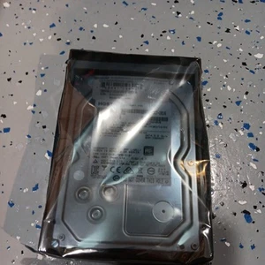 HGST HUS726040ALE614 4TB 0F23025 RPM 72000 SATA 6.0Gb/s 3.5" Hard Drive - Picture 1 of 7