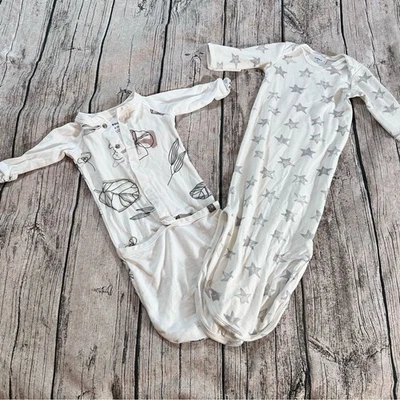 Lote de 2 vestidos de dormir unisex blancos para bebé; Goumi & Aden + Anais Bith talla 0-3 Foto 1 de 4