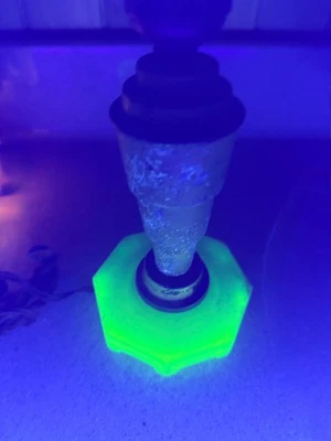 ANTIQUE ART DECO 1920'S METEOR URANIUM GLASS TABLE BOUDOIR LAMP CONICAL - Image 1 of 4