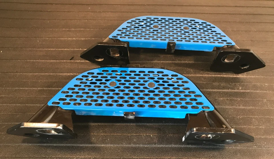 Reese M5 5th Wheel Legs Only - 30923 - For Ford Super Duty F-250 & F-350 2011 On - Image 1 of 3