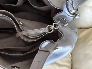 Many Compartments VINCE CAMUTO Large Shoulder Handbag Tote Bag Leather Good Grey - Picture 1 of 16
