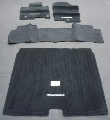 Juego de alfombrillas de carga reversibles y piso de alfombra negra OEM Hyundai 2022-2025 Tucson Foto 1 de 4