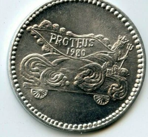 Mardi Gras Doubloon Krewe of Proteus 1980 aluminio - Imagen 1 de 2