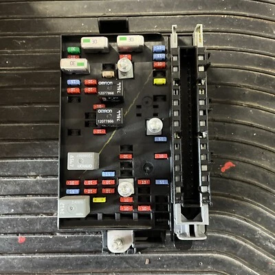 Chevrolet SSR 2004 caja de fusibles interior 15198997 Foto 1 de 3