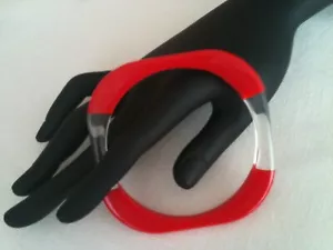 Rare Vintage Avon MOD Bangle Bracelet - Red/ Clear Plastic - Picture 1 of 3