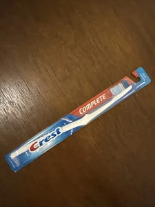 CEPILLO DE DIENTES COMPLETO CREST de colección suave compacto #7 nuevo stock antiguo blanco/azul nuevo en stock - Imagen 1 de 9