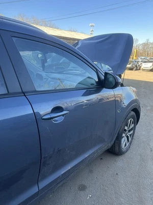 Used Front Right Door Assembly Front fits: 2016 Kia Sportage w/o solar Front Rig Foto 1 de 4