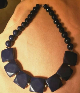 "Collar ligero de cuentas de plástico azul oscuro de 18""" - Imagen 1 de 10