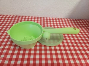 Tupperware *  Schüttel Sieb * Schüttelmax * Küchensieb grün * Sieb mit Deckel - Bild 1 von 5