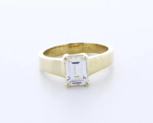 2.0 CT Lab-Created Diamond D/VS2 Emerald 14K Yellow Gold Classic Solitaire Ring - Picture 1 of 4
