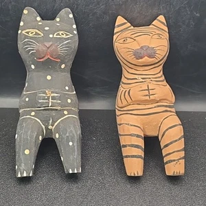 2 Vintage Light Wooden Kitty Cat Kitten Shelf Sitter Tan Black Striped Spot ASIS - Picture 1 of 12