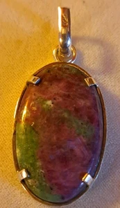 Natürlicher afrikanischer Rubin mit Zoisit 925 Sterling Silber Anhänger  - Bild 1 von 4