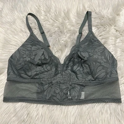 Aerie Large Bralette Lace Wireless Back Closure Adjustable Straps - Image 1 of 4